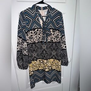 Size 4 Women’s dress with tie neck detail